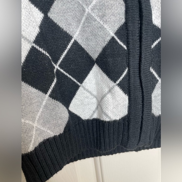 Hollister y2k black and gray argyle cropped hooded zip up sweater | M - Picture 3 of 10
